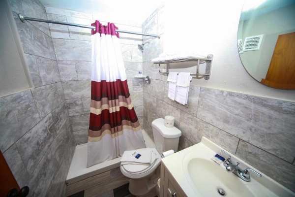 Relax Inn-Bradford image 18