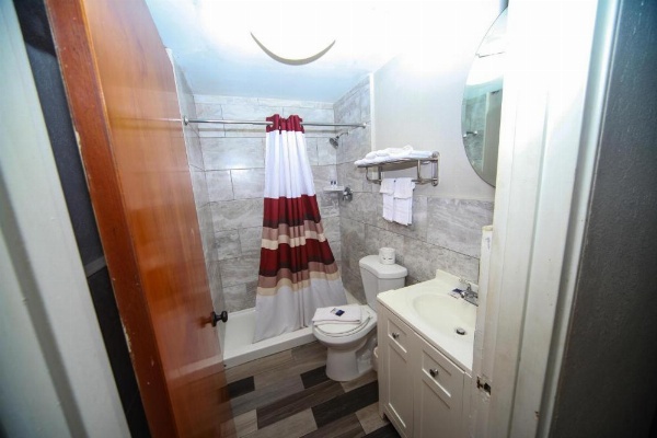 Relax Inn-Bradford image 22