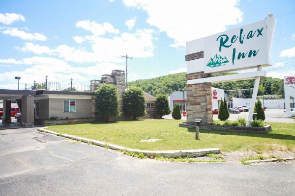 Relax Inn-Bradford image 7